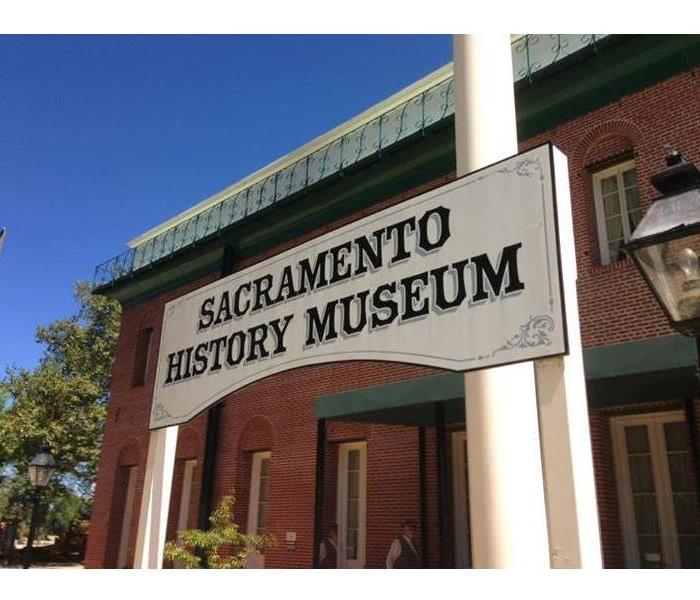 picture of a sign for Sacramento Museum.